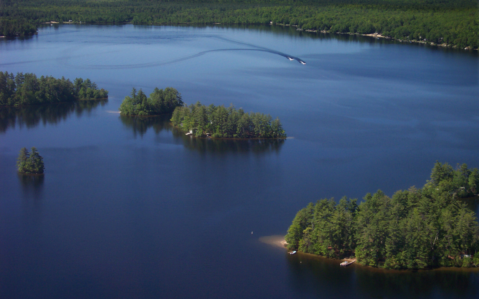 Aerial photo of lake