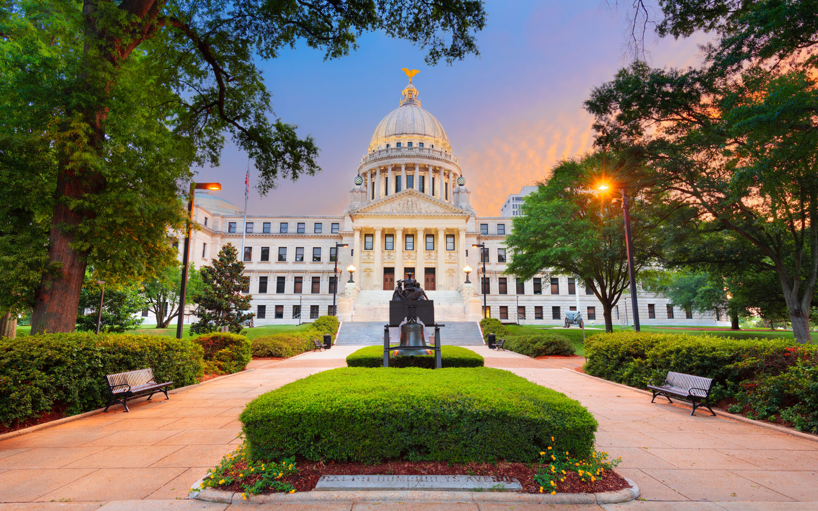 Jackson, Mississippi, Capitol Building at dusk